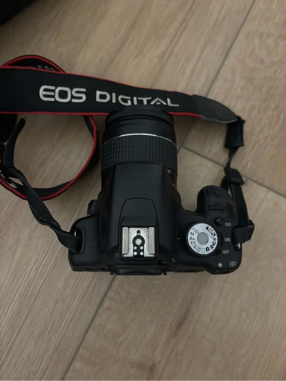 CANON REBEL T1I CAMERA WITH LENSES AND CAMERA BAG